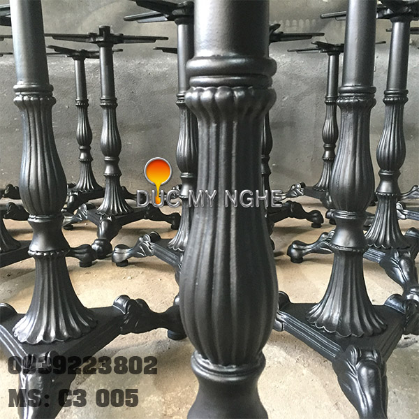 Bàn cafe 3 chân đầu cá sấu C3 005